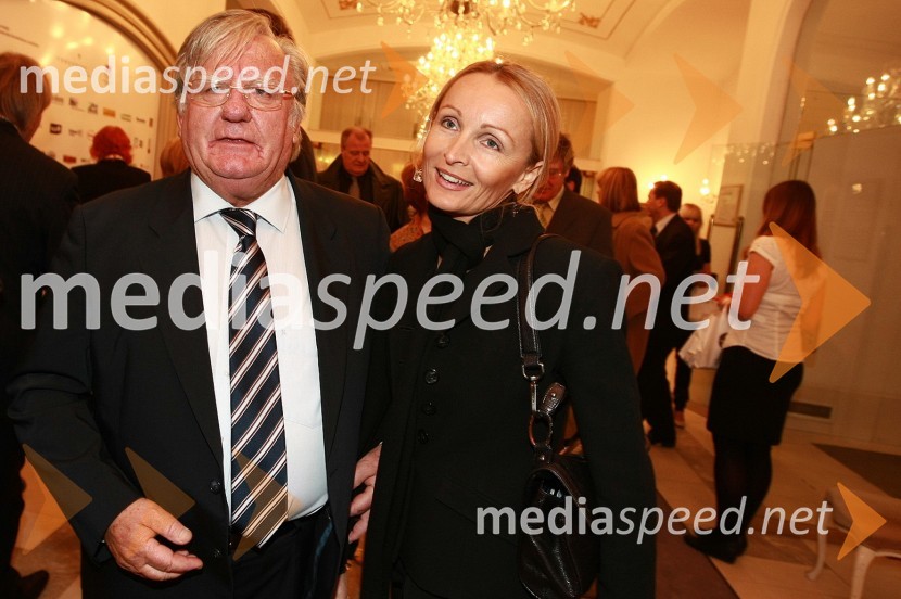 Tone Partljič, pisatelj, scenarist in predsednik sveta Borštnikovega srečanja ter Marjana Ravnjak, novinarka45. Borštnikovo srečanje, otvoritev festivala