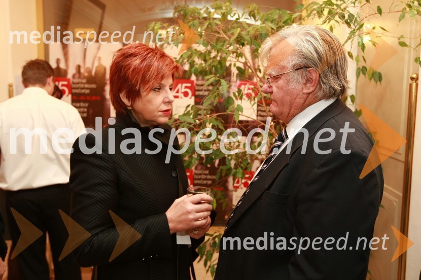 Majda Širca, ministrica za kulturo ter Tone Partljič, pisatelj, scenarist in predsednik sveta Borštnikovega srečanja45. Borštnikovo srečanje, otvoritev festivala