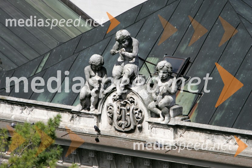 Pogled na Maribor iz zvonika Stolne cerkve. Pogled na Maribor iz zvonika Stolne cerkve.Maribor, Slovenija