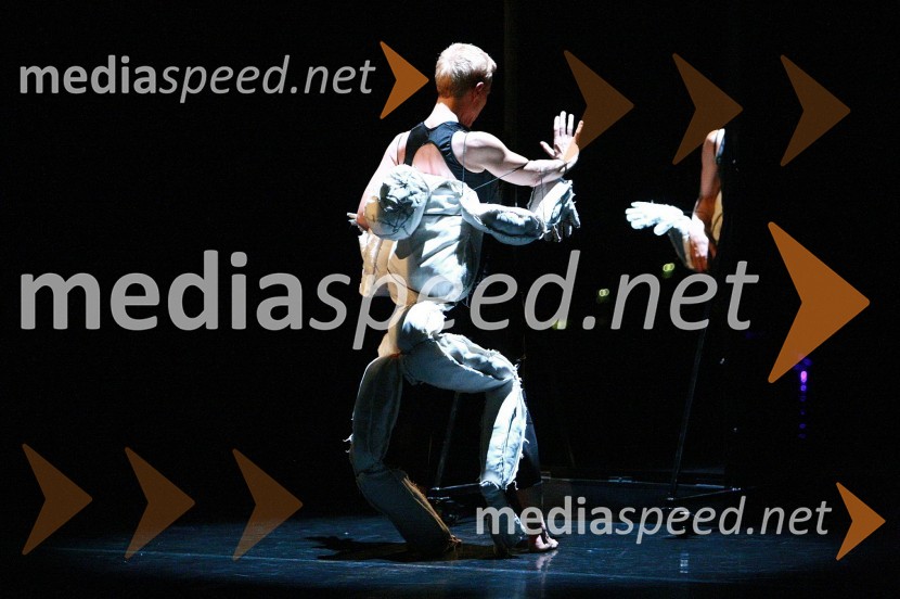 Plesna predstava Srh, zvok na koži45. Borštnikovo srečanje, otvoritev festivala