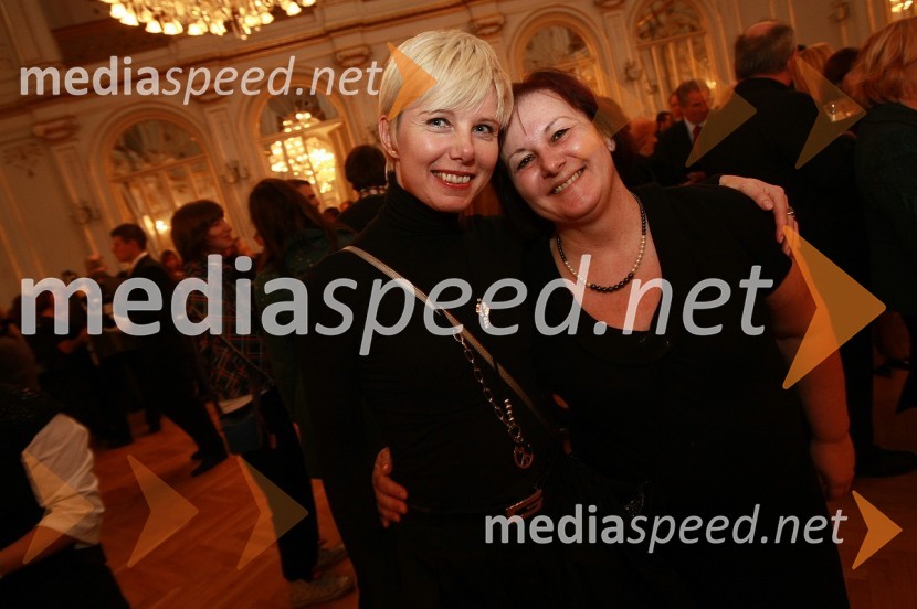 Polonca Komar, vodja službe za odnose z javnostjo RTV Slovenija in Vanja Borovac, vodja službe za odnose z javnostmi Univerze v Mariboru45. Borštnikovo srečanje, otvoritev festivala