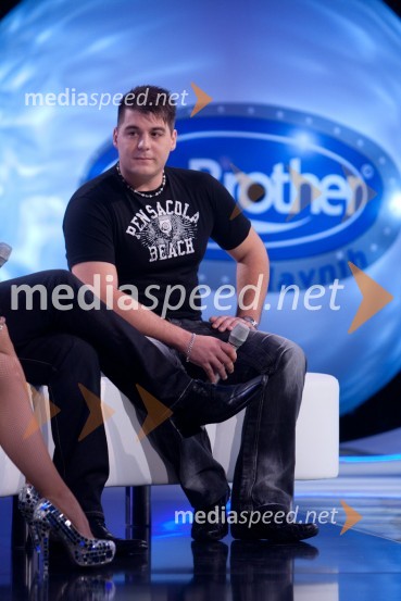 Uroš, bratranec Roka KosmačaBig Brother slavnih: iz hiše se je izselil Rok Kosmač