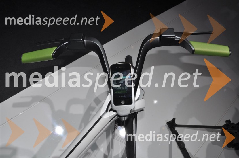 Smart ebike - nastavek za pametne telefoneAvtosalon Pariz 2010 - nekaj poslastic