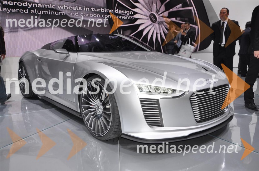 Audi e-tron spyderAvtosalon Pariz 2010 - nekaj poslastic