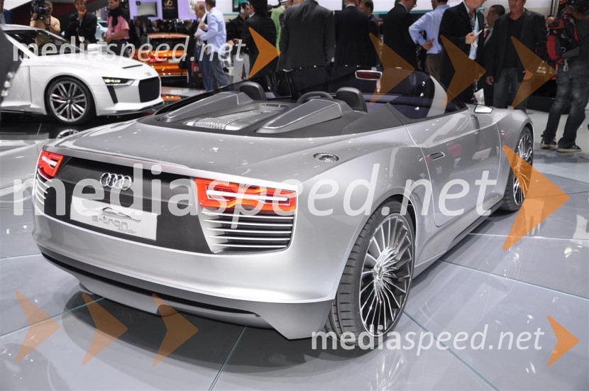 Audi e-tron spyderAvtosalon Pariz 2010 - nekaj poslastic