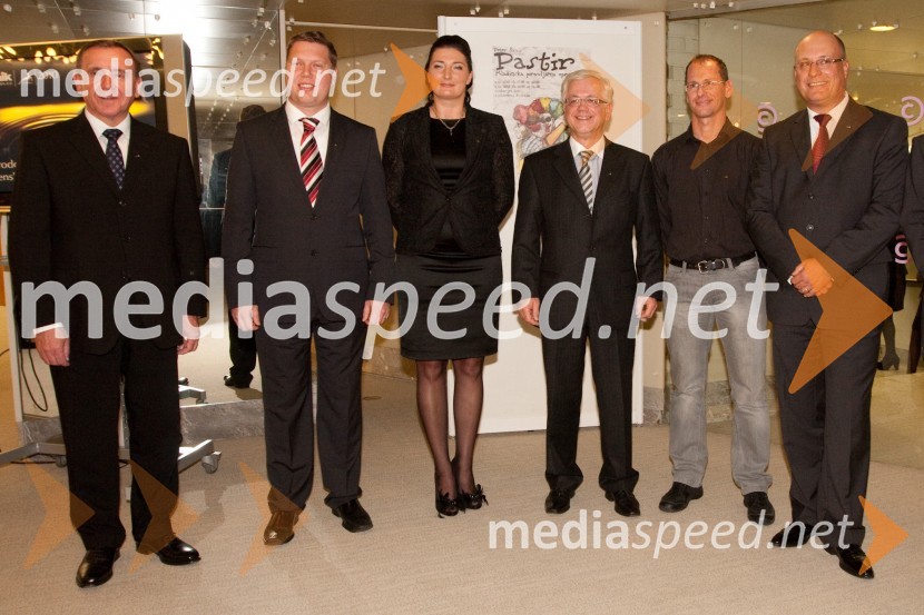 Jože Colarič, predsednik uprave in generalni direktor Krka d.d., Matjaž Pavlinjek, direktor podjetja ROTO Pavlinjek, Ana Sedej, direktorica podjetja SEC, Mirko Strašek, direktor podjetja KLS, Jani Grašič, direktor Seaway Group in Iztok Klančnik, direktor avtenta.siSlovenska gazela 2010