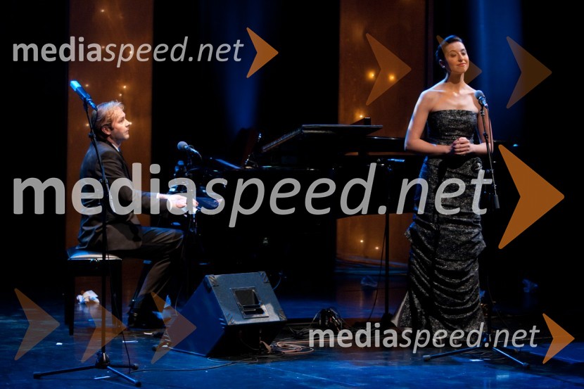 Jure Ivanušič, glasbenik in Elvira Hasanagič, operna pevkaSlovenska gazela 2010