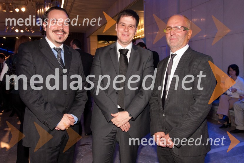 Primož Marinšek, vodja prodaje BMW pri A-Cosmos, Jože Šolar, predsednik uprave A-Cosmos, Stojan Pirjevec, direktor in lastnik AvtoSelect
Slovenska gazela 2010
