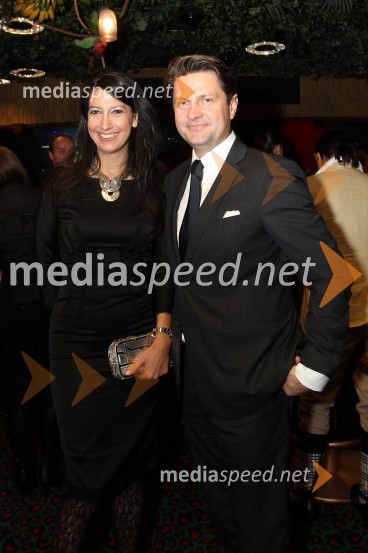 Petra Kancler, novinarka in Leo Ivanjko, lastnik družbe VinagThe Lie, predstavitev blagovne znamke Jerneje Podbevšek Zhembrovskyy