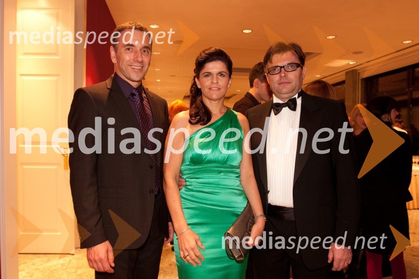 Goran Kodelja, generalni direktor podjetja Lisca d.d. ter Vesna Južna in Dari Južna, lastnika podjetja Lisca d.d.Lisca, predstavitev kolekcije pomlad in poletje 2011