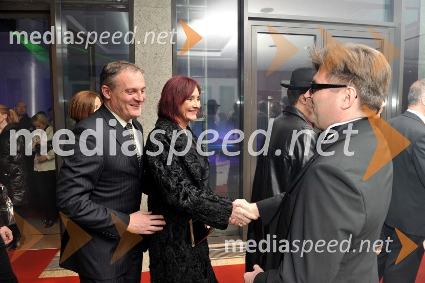 Aleksander Svetelšek, predsednik uprave družbe Petrol d.d., soproga Saša ter Dari Južna, lastnik podjetja Lisca d.d.Lisca, predstavitev kolekcije pomlad in poletje 2011