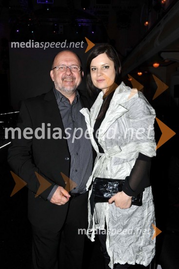 Zmago Jelinčič Plemeniti, poslanec ter vodja SNS in soproga MonikaLisca, predstavitev kolekcije pomlad in poletje 2011