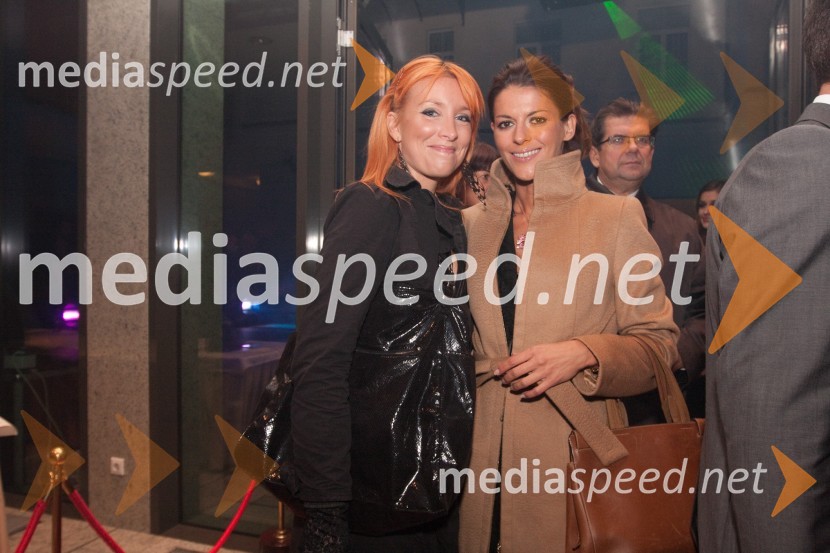 ... in 	Nataša Dobelšek, manekenkaLisca, predstavitev kolekcije pomlad in poletje 2011