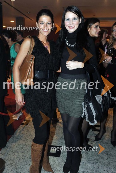 Nataša Dobelšek, manekenka in Sandra Adam, Miss Slovenije 2010Lisca, predstavitev kolekcije pomlad in poletje 2011