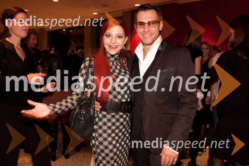 Tanja Žagar in Marko Vozelj, pevcaLisca, predstavitev kolekcije pomlad in poletje 2011