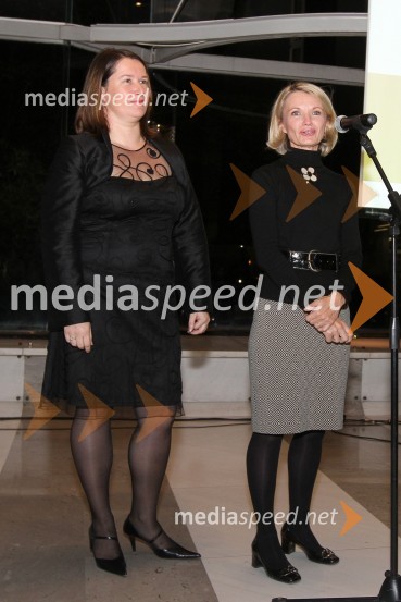 Katja Groleger Sršen, predsednica uprave društva Kros in Tanja Babnik, članica uprave društva KrosV rumenem okvirju, dobrodelna dražba