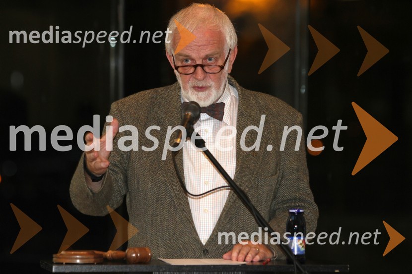 Mitja Meršol, nekdanji urednik Dela in voditelj licitacijeV rumenem okvirju, dobrodelna dražba