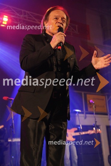 Alfi Nipič, pevecVeliko srce za mamograf