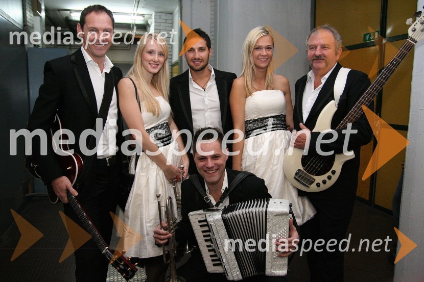 Skupina Čuki in ...Veliko srce za mamograf