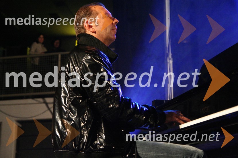 Gianni Rijavec, pevecVeliko srce za mamograf