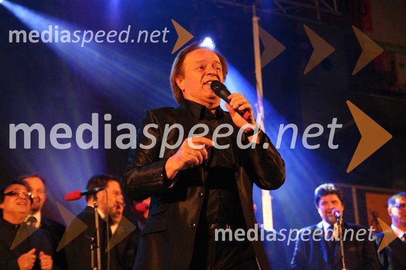 Alfi Nipič, pevecVeliko srce za mamograf