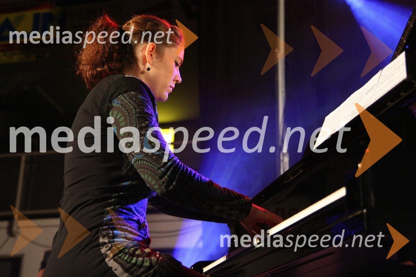 Katarina Lotrič, pianistka in hči Janeza LotričaVeliko srce za mamograf