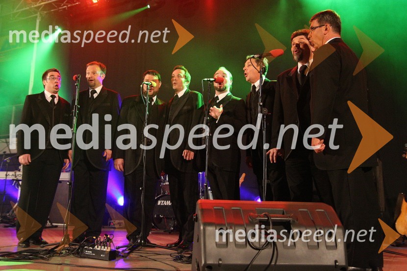 Slovenski oktetVeliko srce za mamograf