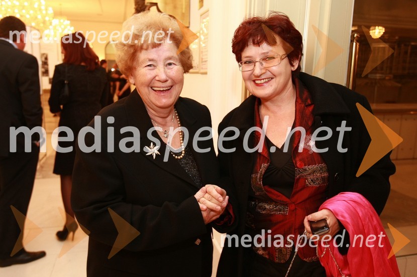 Prof. dr. Zinka Zorko, akademkinja in redna članica SAZU in dr. Polona Pivec, odgovorna urednica TV Maribor
Borštnikov prstan prejel Janez Hočevar Rifle