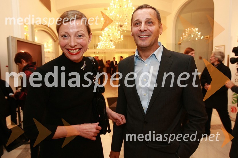 	Nataša Matjašec Rošker, igralka in Danilo Rošker, direktor SNG MariborBorštnikov prstan prejel Janez Hočevar Rifle