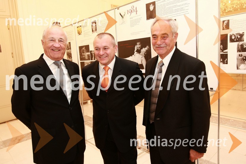 Franc Kangler, župan Mestne občine Maribor, Branko Pavlin, predsednik uprave časopisne družbe Dnevnik ter Rudi Moge, nekdanji poslanec DZ in predsednik sveta SNG MariborBorštnikov prstan prejel Janez Hočevar Rifle