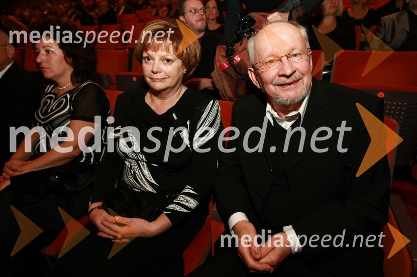 	Peter Ternovšek, igralec in dobitnik Borštnikovega prstana 2007 ter njegova soproga Jelka  	 
Borštnikov prstan prejel Janez Hočevar Rifle