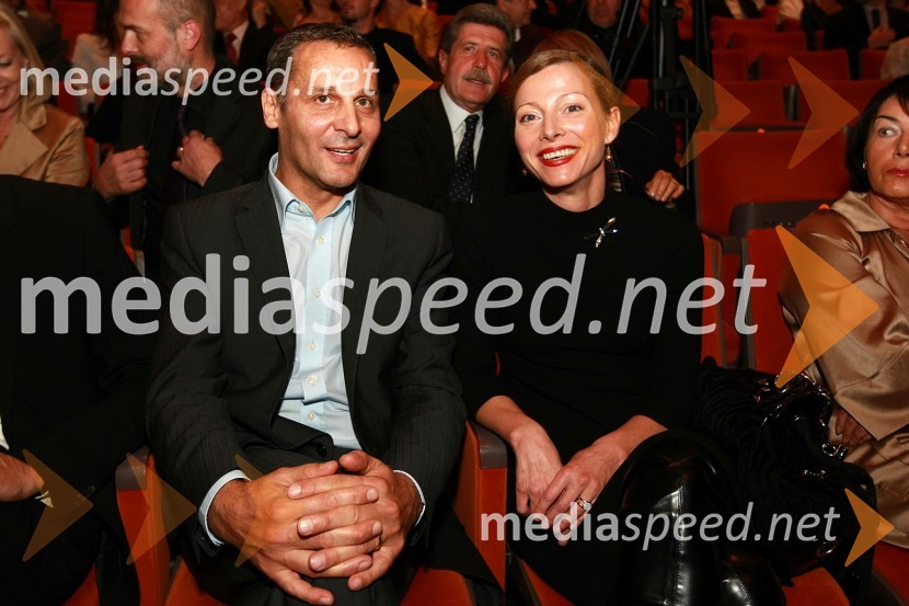 Nataša Matjašec Rošker, igralka in Danilo Rošker, direktor SNG MariborBorštnikov prstan prejel Janez Hočevar Rifle