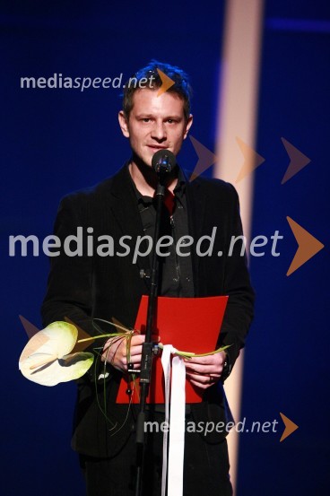 Tibor Mihelič Syed, vodja marketinga v Slovenskem mladinskem gledališčuBorštnikov prstan prejel Janez Hočevar Rifle