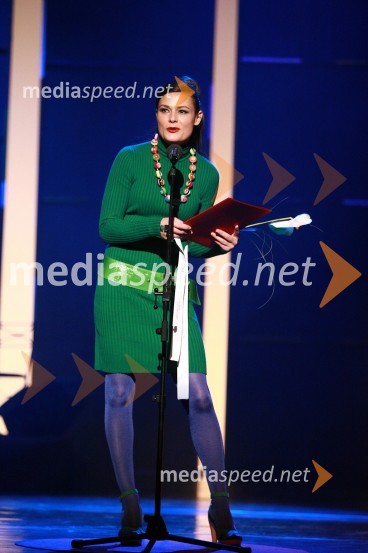 Pia Zemljič, igralka in dobitnica nagrade za igroBorštnikov prstan prejel Janez Hočevar Rifle