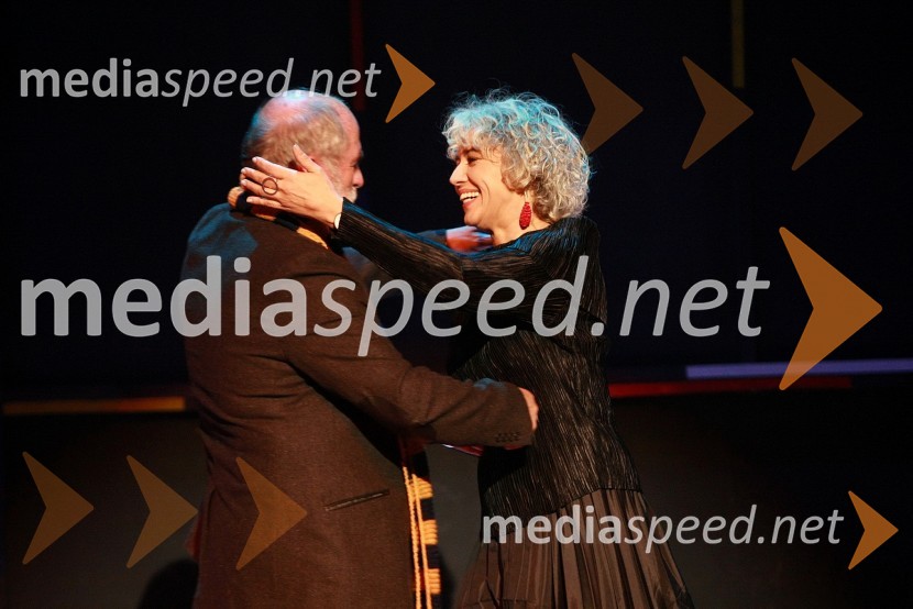 Janez Hočevar Rifle, igralec in dobitnik Borštnikovega prstana 2010 ter Alja Predan, umetniška direktorica Borštnikovega srečanjaBorštnikov prstan prejel Janez Hočevar Rifle