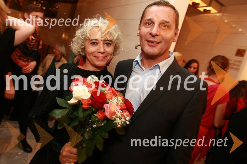 Alja Predan, umetniška direktorica Borštnikovega srečanja in Danilo Rošker, direktor SNG MariborBorštnikov prstan prejel Janez Hočevar Rifle