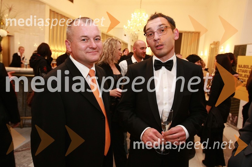 Franc Kangler, župan Mestne občine Maribor in Tadej Toš, igralecBorštnikov prstan prejel Janez Hočevar Rifle