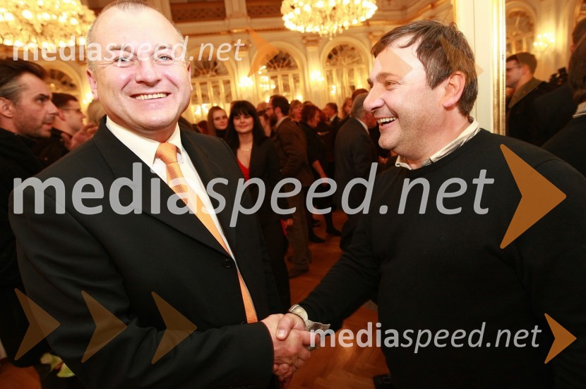 Franc Kangler, župan Mestne občine Maribor in Bojan Emeršič, igralecBorštnikov prstan prejel Janez Hočevar Rifle