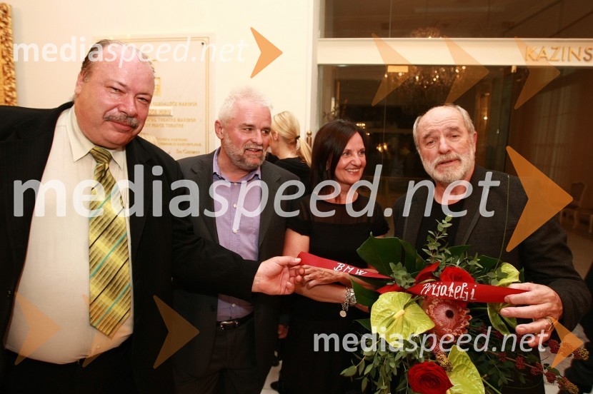 ..., Marjan Božič, BMW Slovenija in soproga ter Janez Hočevar Rifle, igralec in dobitnik Borštnikovega prstana 2010Borštnikov prstan prejel Janez Hočevar Rifle