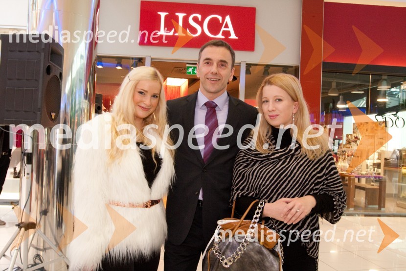 Danica Lovenjak, tv voditeljica, Goran Kodelja, generalni direktor podjetja Lisca d.d. in Nataša Markovič, novinarkaLisca, odprtje nove trgovine v Cityparku v Ljubljani