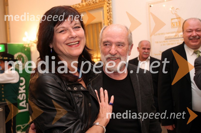 Maja Boh, igralka ter Janez Hočevar Rifle, igralec in dobitnik Borštnikovega prstana 2010Borštnikov prstan prejel Janez Hočevar Rifle