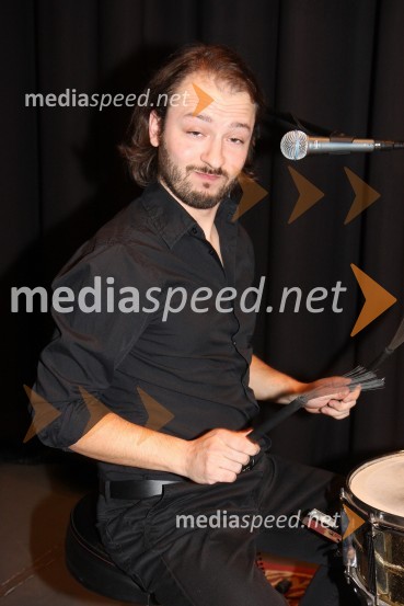 Aleksander Pešut - Shatzi, bobnarMagnifico in Balcountry Quartet v Mondu