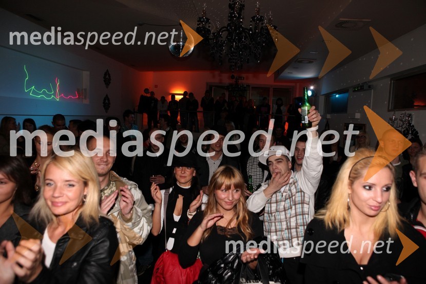 ObiskovalciErik, premiera videospota Ljubezen na prvi pogled