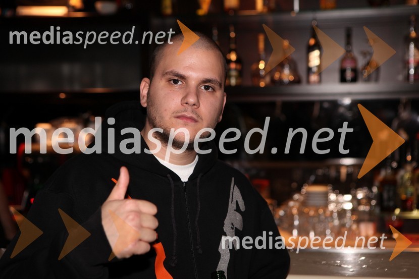 Flamie, RaperErik, premiera videospota Ljubezen na prvi pogled