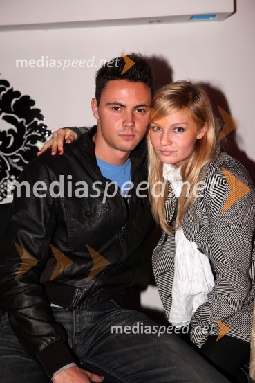 Žiga Mihelčič, fotograf in prijateljica Petra KrulcErik, premiera videospota Ljubezen na prvi pogled