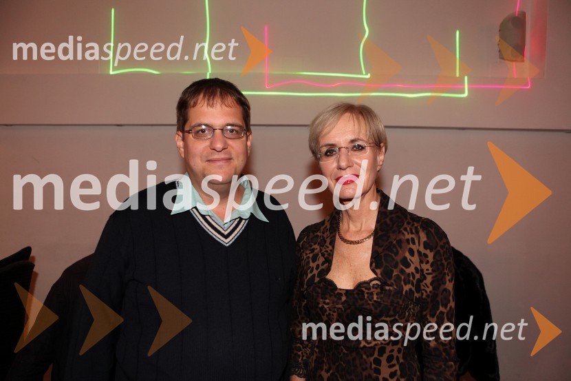 Metka Premerl, slavistka in sin AlenErik, premiera videospota Ljubezen na prvi pogled