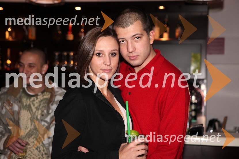 Urška Miklič, odnosi z javnostjo in Damjan Jovič, glasbeni producentErik, premiera videospota Ljubezen na prvi pogled