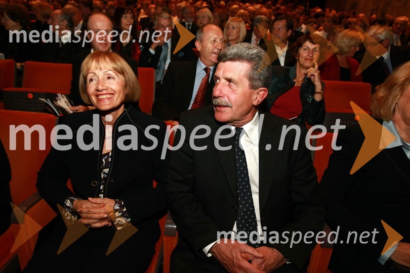 Drago Cotar, predsednik uprave Zavarovalnice Maribor in soproga SonjaPremiera baleta Giselle v SNG Maribor