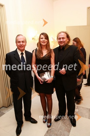 Jože Anderlič, direktor Kranjske investicijske družbe d.o.o. in lastnik hotela Mons, Darko Brlek, direktor Festivala Ljubljana in spremljevalka JanjaPremiera baleta Giselle v SNG Maribor