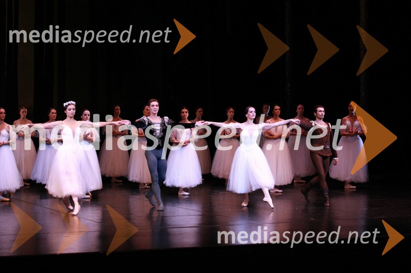 Galina Čajka, balerina, Anton Bogov, baletnik, Alenka Ribič Laufer, balerina in Sergiu Moga, baletnikPremiera baleta Giselle v SNG Maribor